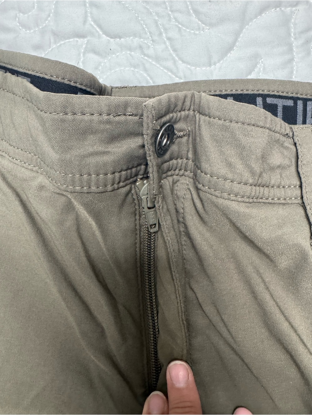 Gerry Men's Cargo Pants in Olive Green - Picture 5 of 9